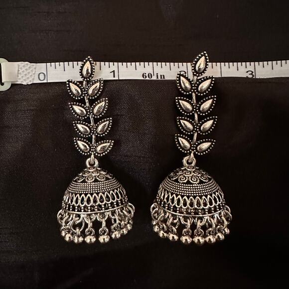 Bollywood Desi Boho Jhumka Silver Tone Oxidized Leaf Pattern Earrings - Picture 4 of 4